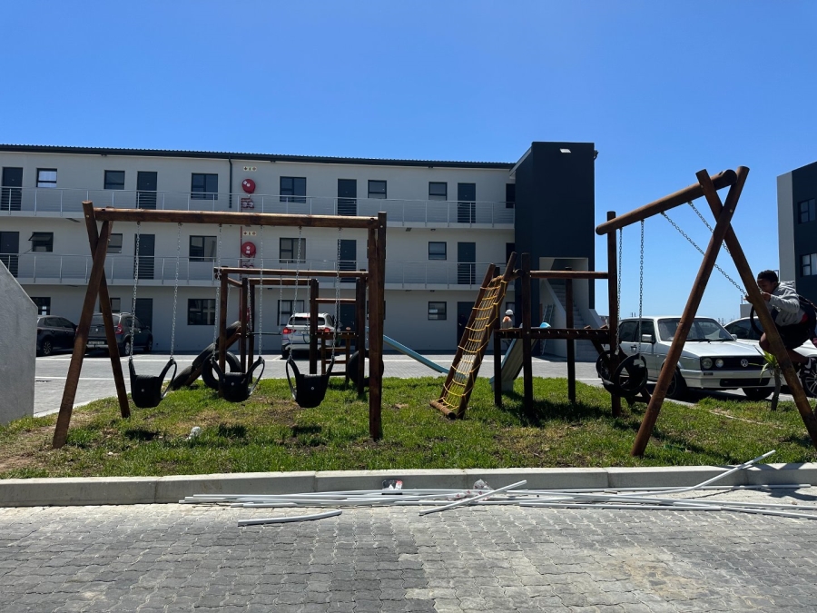 2 Bedroom Property for Sale in Parklands Western Cape